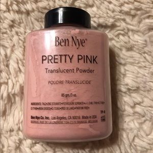 Ben Nye Pretty pink powder